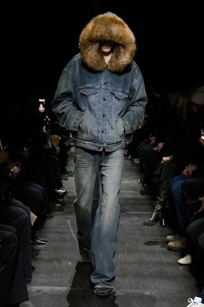 Look 38